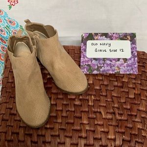 OldNavy- Girls size 12 tan boots
